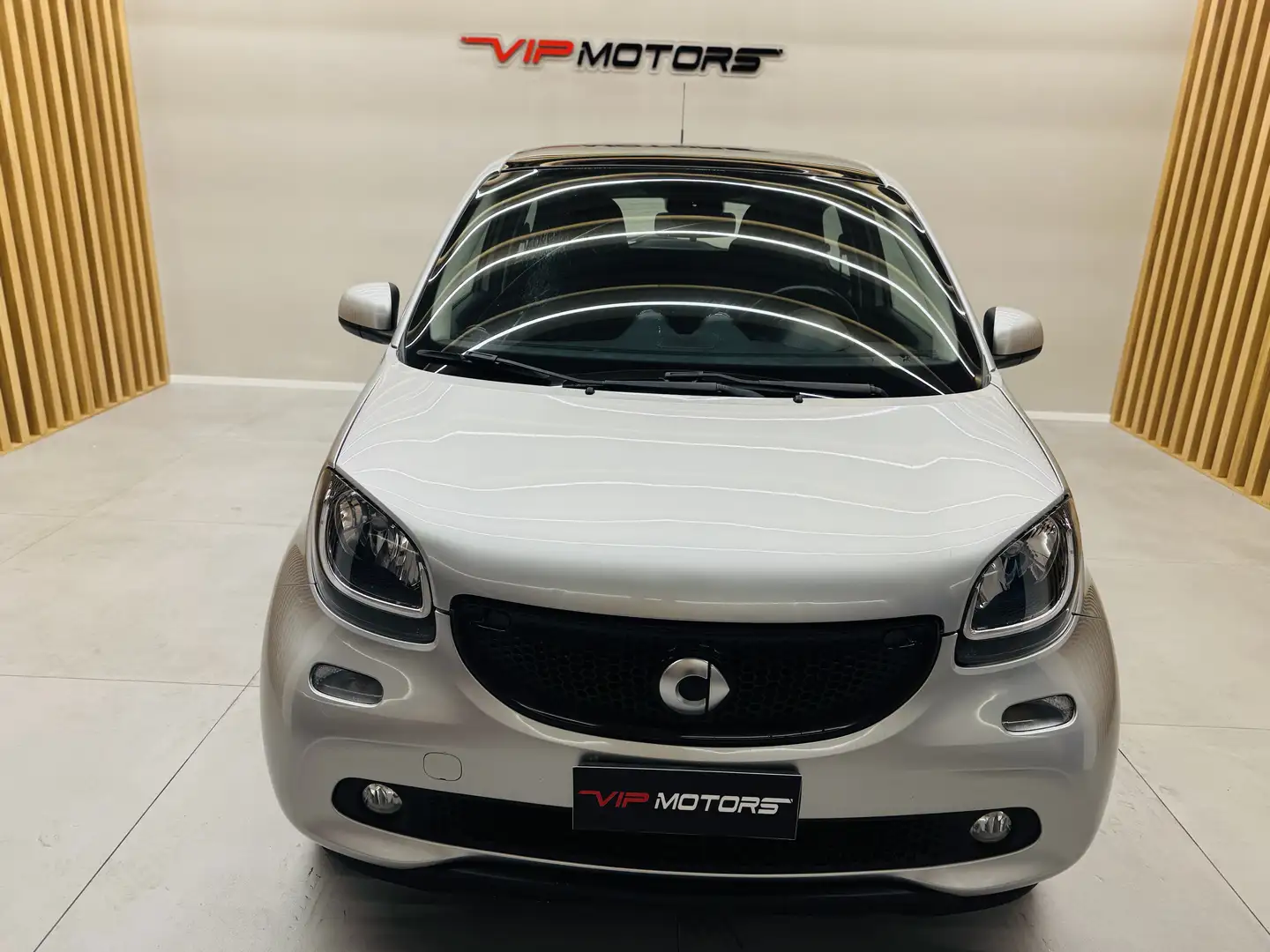smart forFour 52 kw neopatentati EXCLUSIVE SPECIALPAINT Silber - 2