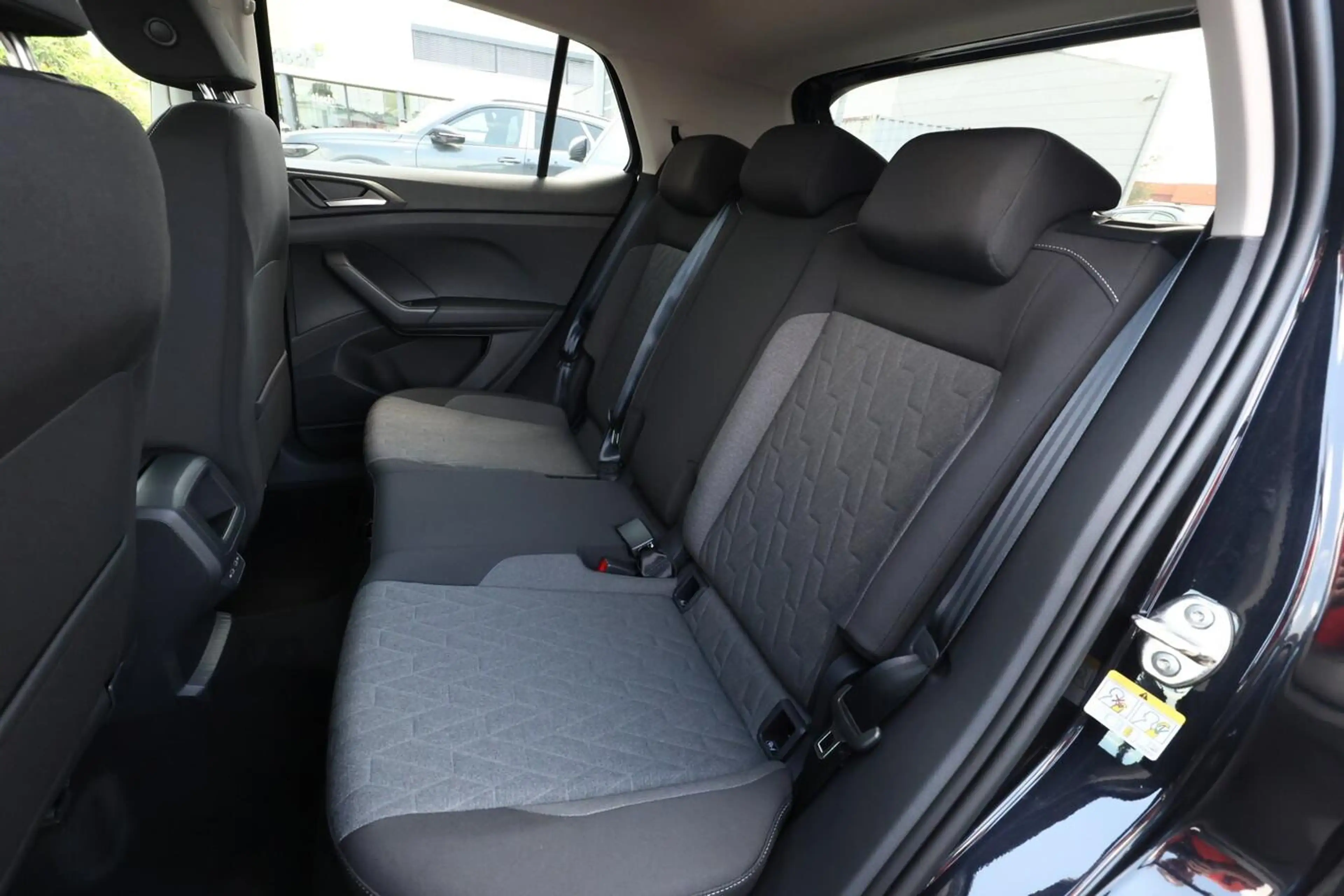 Volkswagen T-Cross DSG Matrix 2ZKlima PrivG KAM R2D SHZ PDC 85 kW ... — photo 10