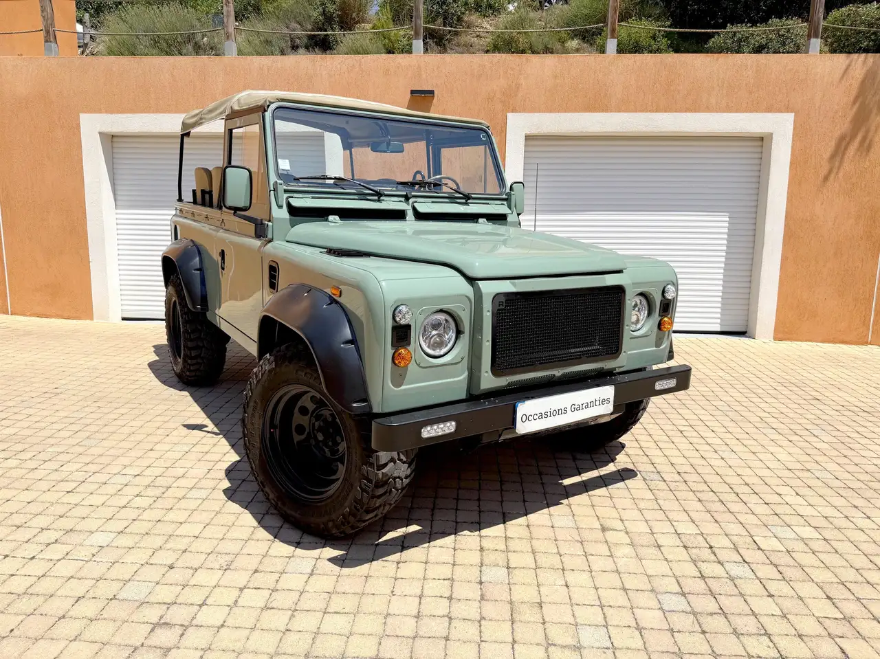 Land Rover Defender D90 ragtop, foto 1