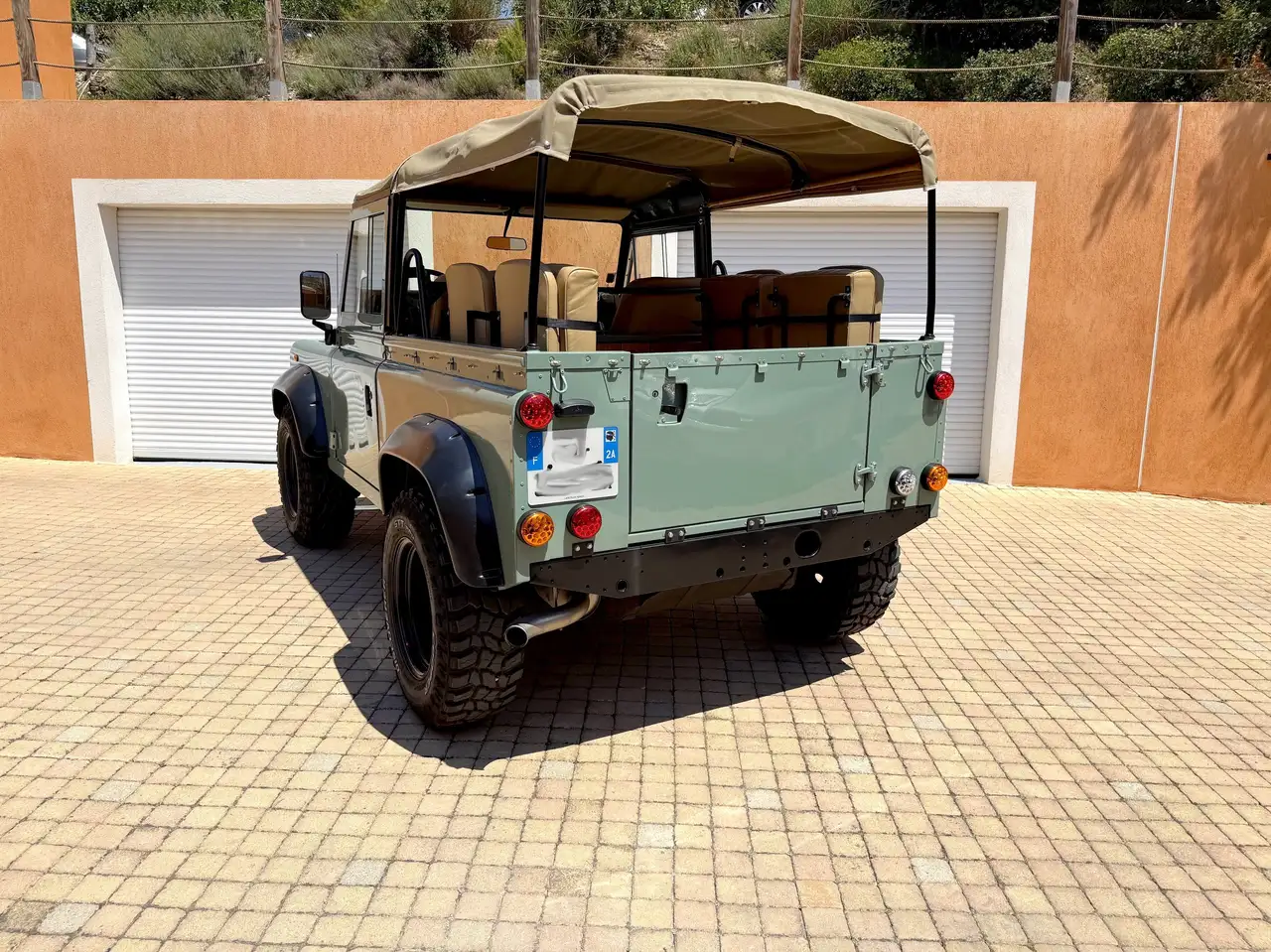 Land Rover Defender D90 ragtop, foto 2