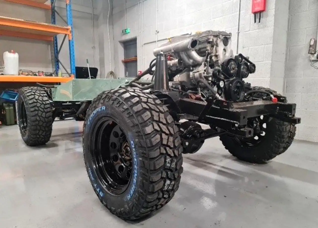 Land Rover Defender D90 ragtop, foto 6