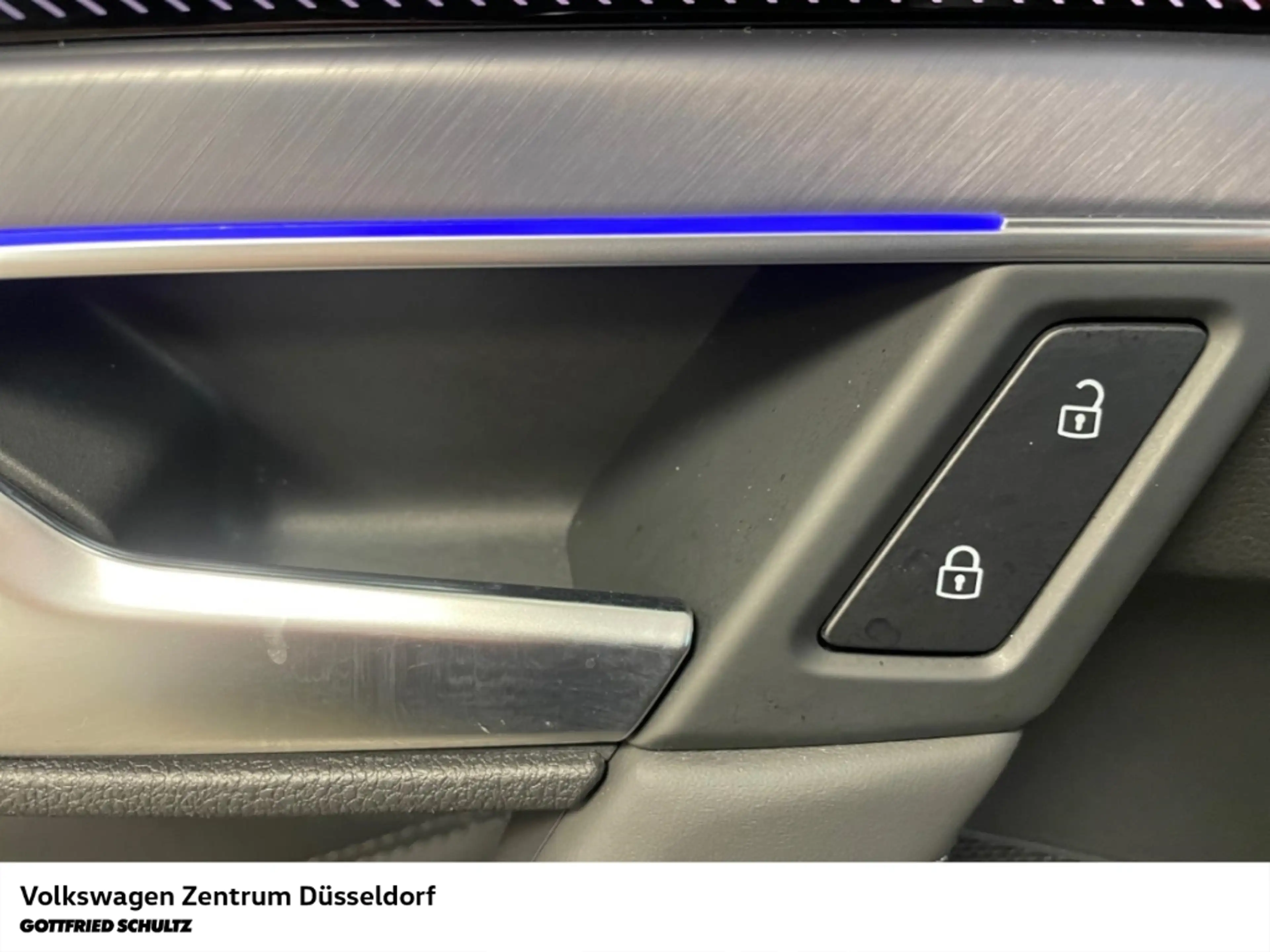 Volkswagen Touareg R 3.0 l eHybrid 4Motion Sitzheiz Head-Up AHK LED — photo 14