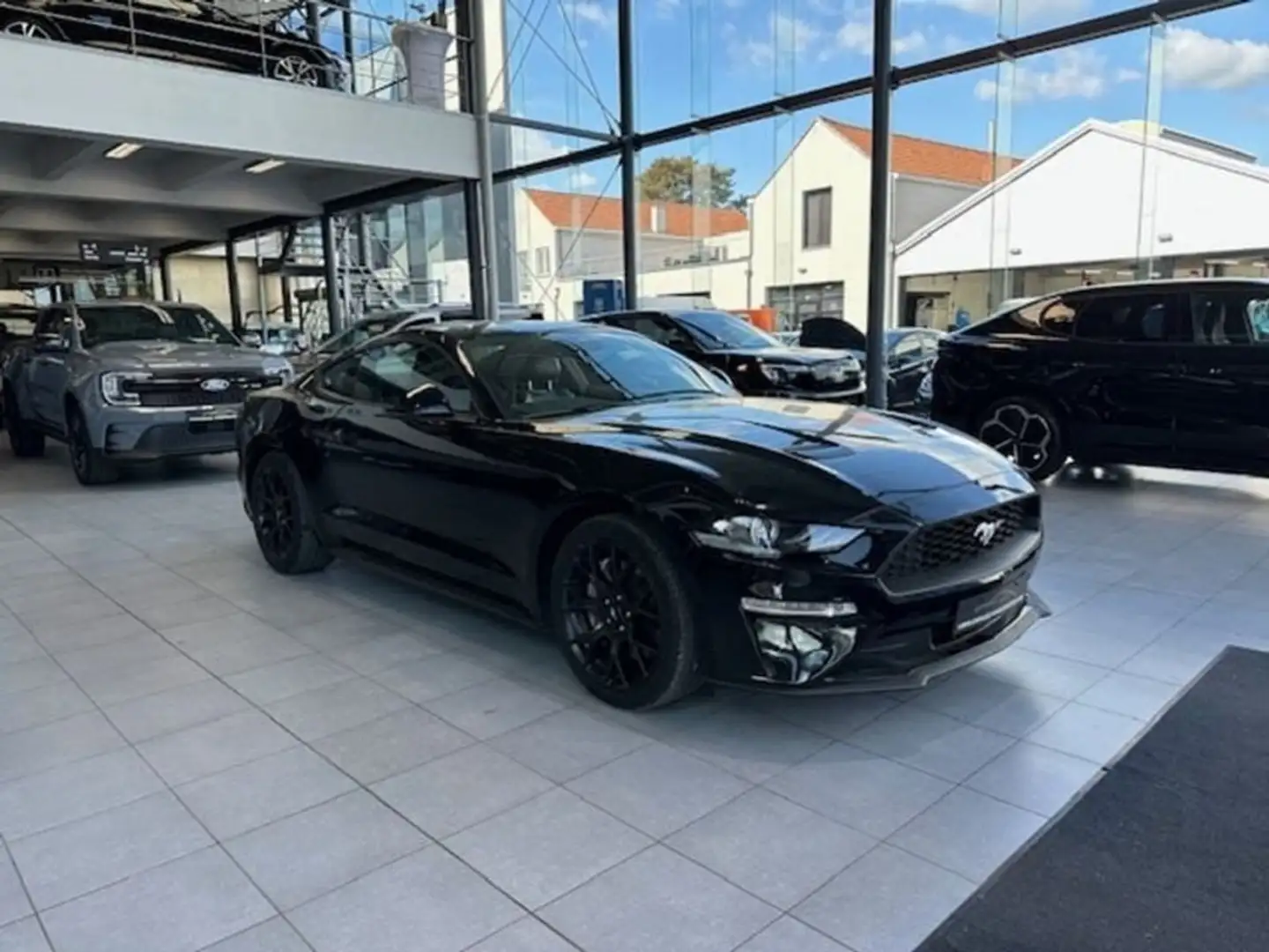 Ford Mustang BLACK EDITION AUTOMAAT 69000KM!!!! Zwart - 1