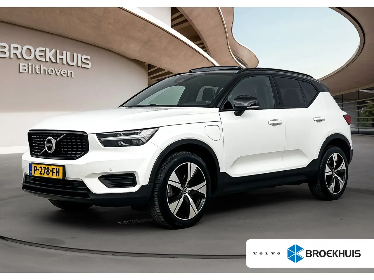 Volvo XC40 1.5 T5 Recharge R-Design | Trekhaak | Pannoramadak — photo 1 of 40