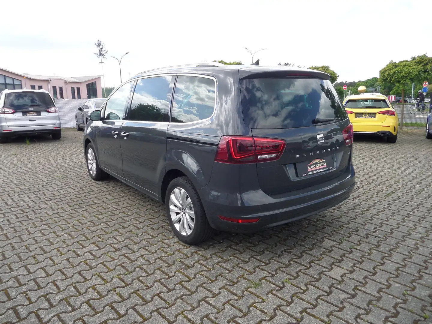 SEAT Alhambra Style Allrad+3xKlima+Pano-SD+Navi+Standhzg+7xLeder Grau - 2