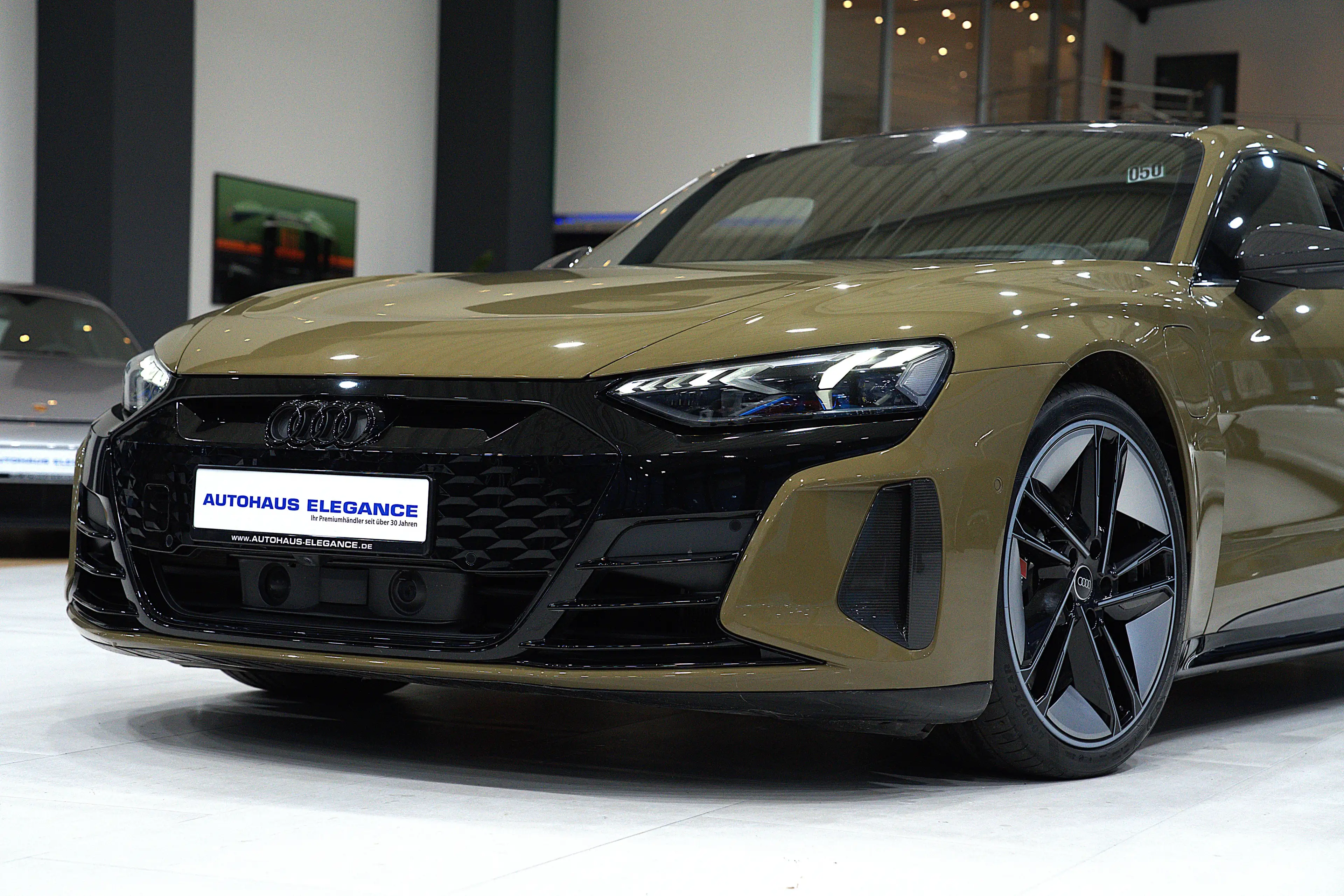 Audi e-tron GT basis quattro*CARBON*MATRIX*HEAD-UP*B&O* — photo 11