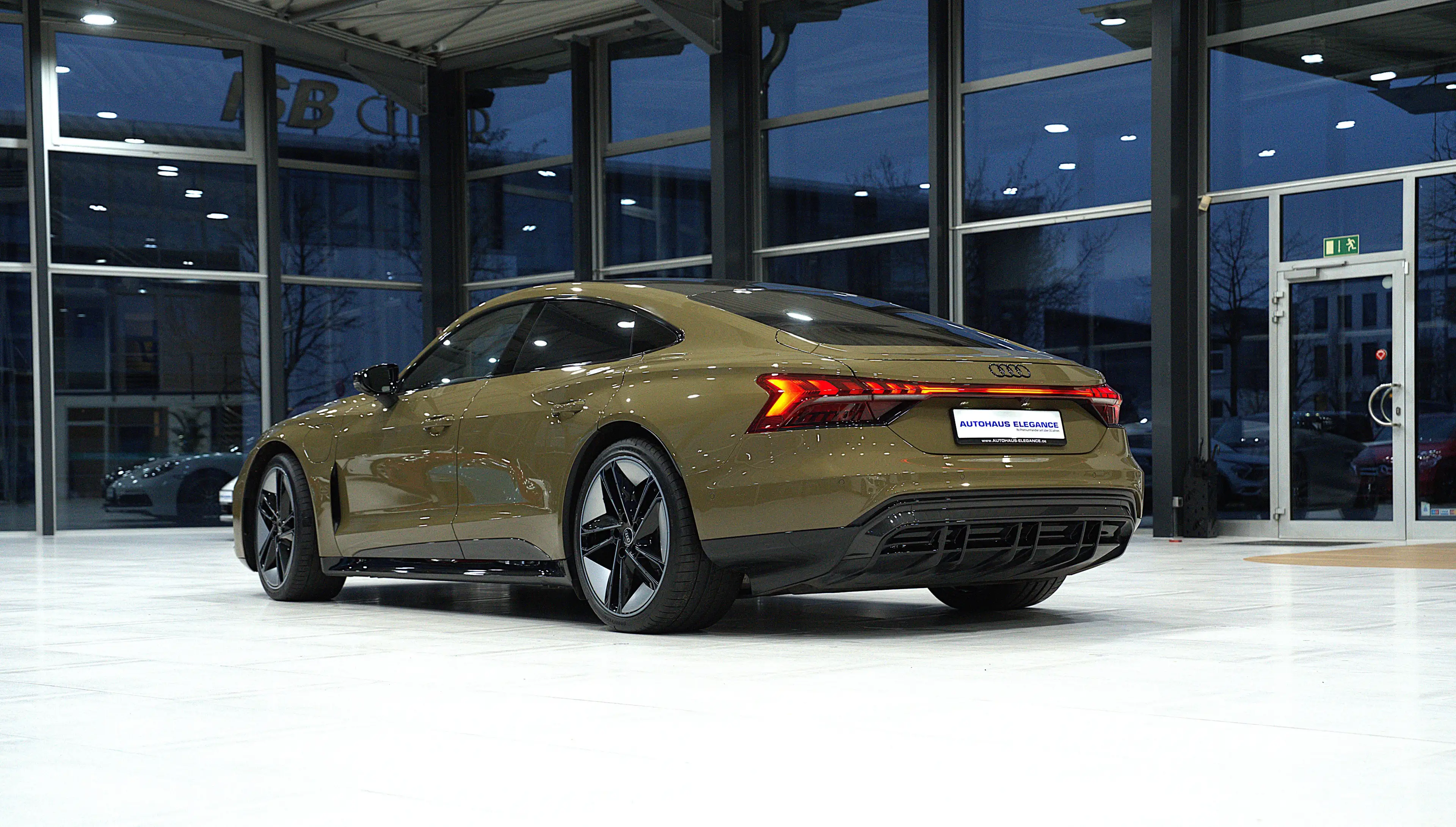 Audi e-tron GT basis quattro*CARBON*MATRIX*HEAD-UP*B&O* — photo 4