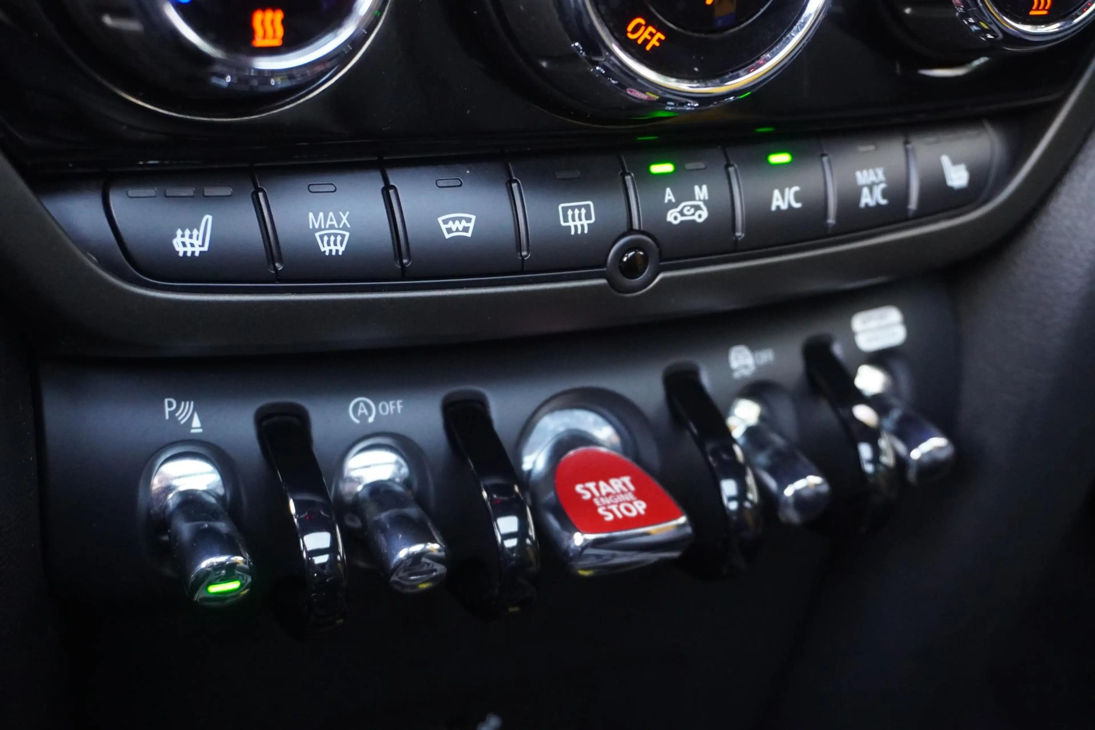 MINI Countryman C | Rockingham GT | John Cooper Works Trim | 19" LM — photo 13