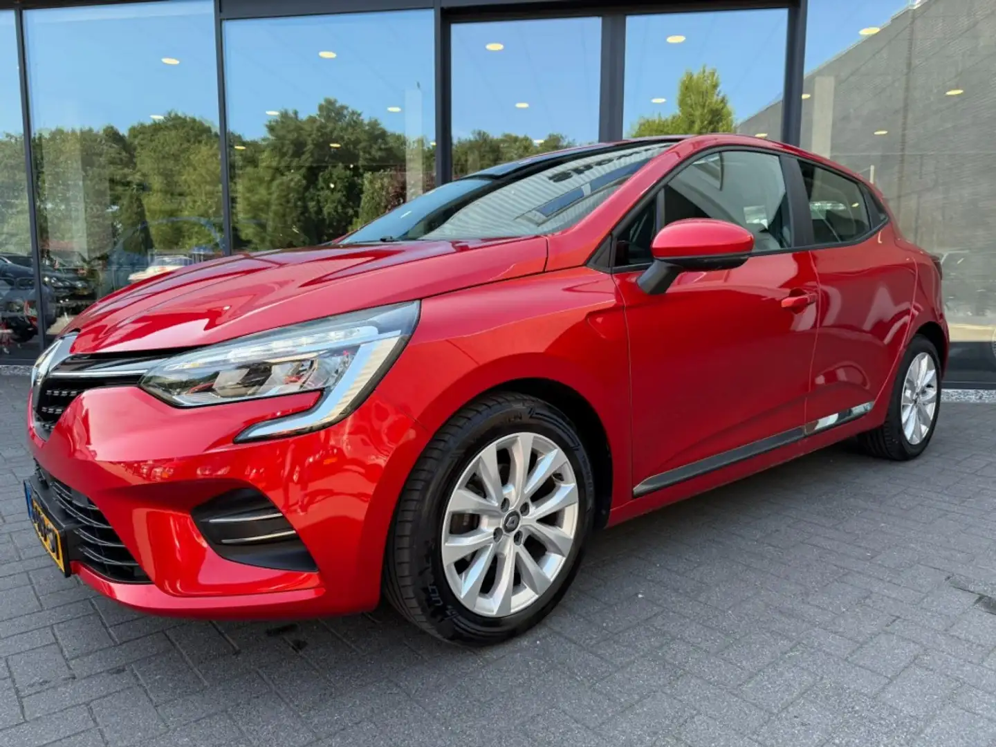 Renault Clio 1.0 TCE LPG Zen,LED,Cruise,Carplay,Lane Ass.,Airco Rood - 2