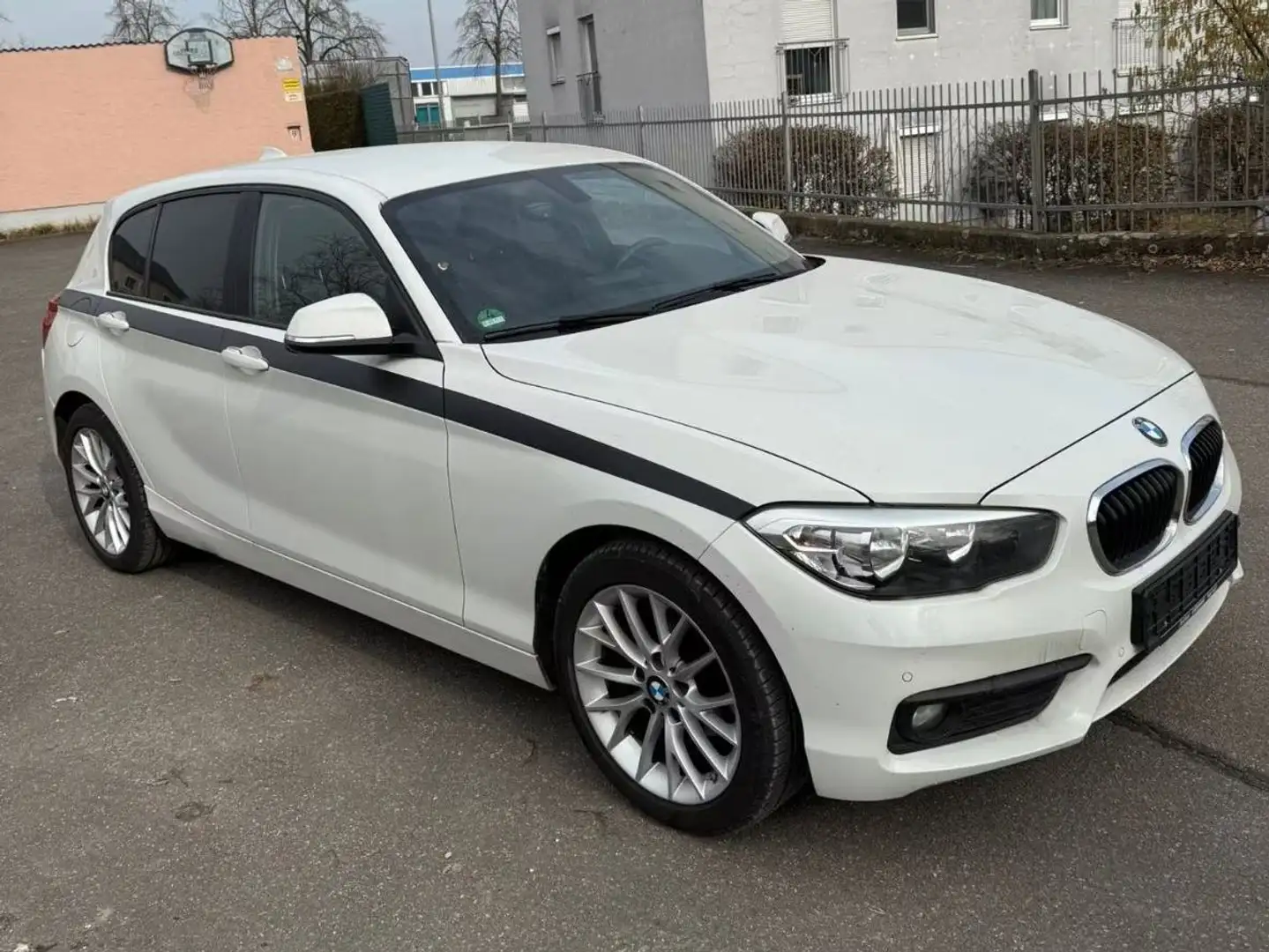 BMW 116 Efficient Dynamics/PDC/8Fach/Navi/Klimaaut/TÜV Weiß - 2