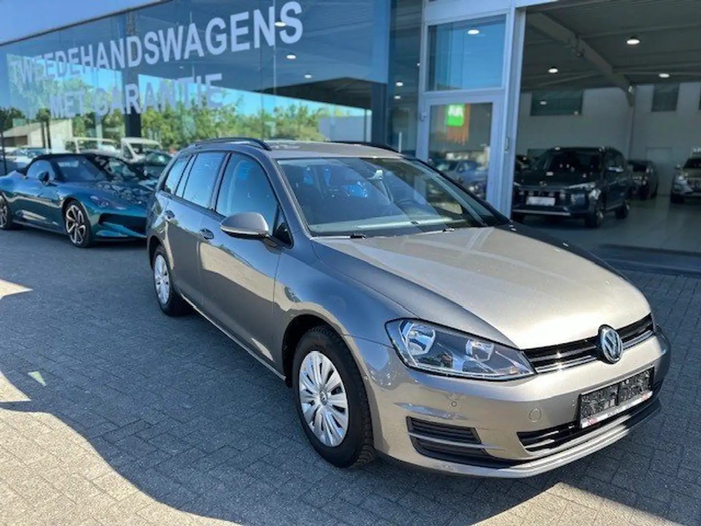 Volkswagen Golf Variant 1.2 TSI Trendline, adapt. cruise control, PDC Beige - 1