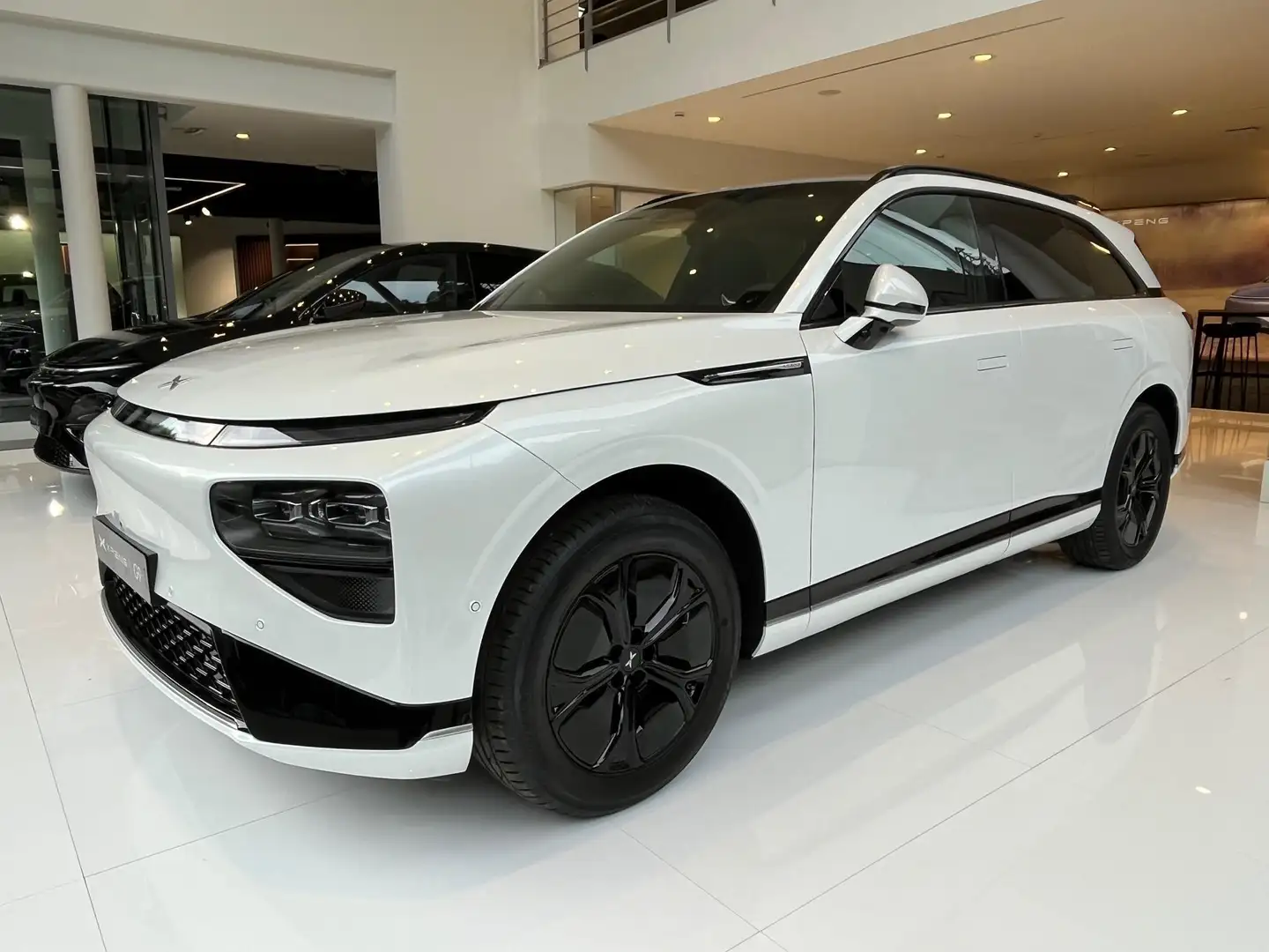 Xpeng G9 RWD Long Range Blanc - 1