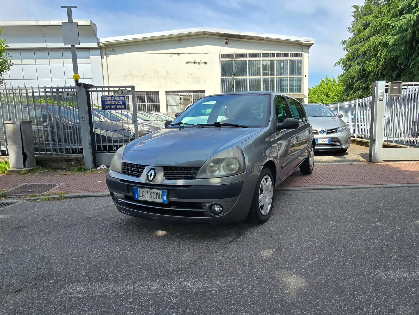 Renault Clio Clio 5p 1.2 Limited OK NEOPATENTATI Grijs - 1