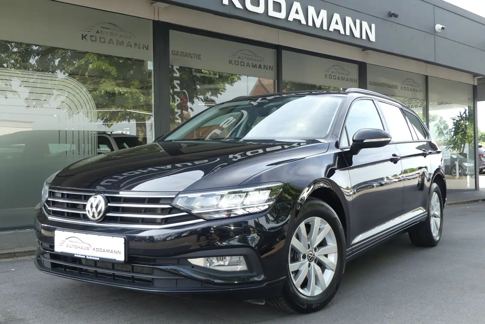 Volkswagen Passat Variant 2.0 TDI*Kamera*AppleCar*LED*AHK* Schwarz - 1