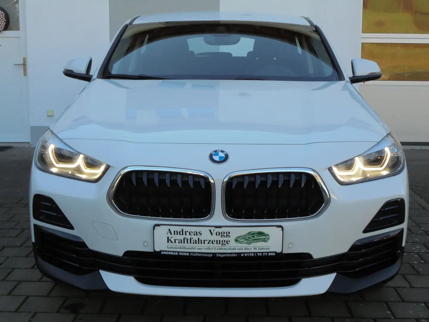 BMW X2 X2 sDrive18d Aut. Advantage AHK Navi LED Sitzheiz. Blanc - 2