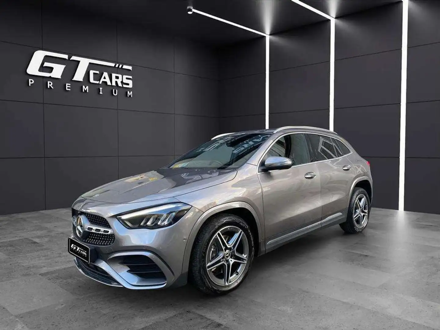 Mercedes-Benz GLA 45 AMG 250e Gris - 1