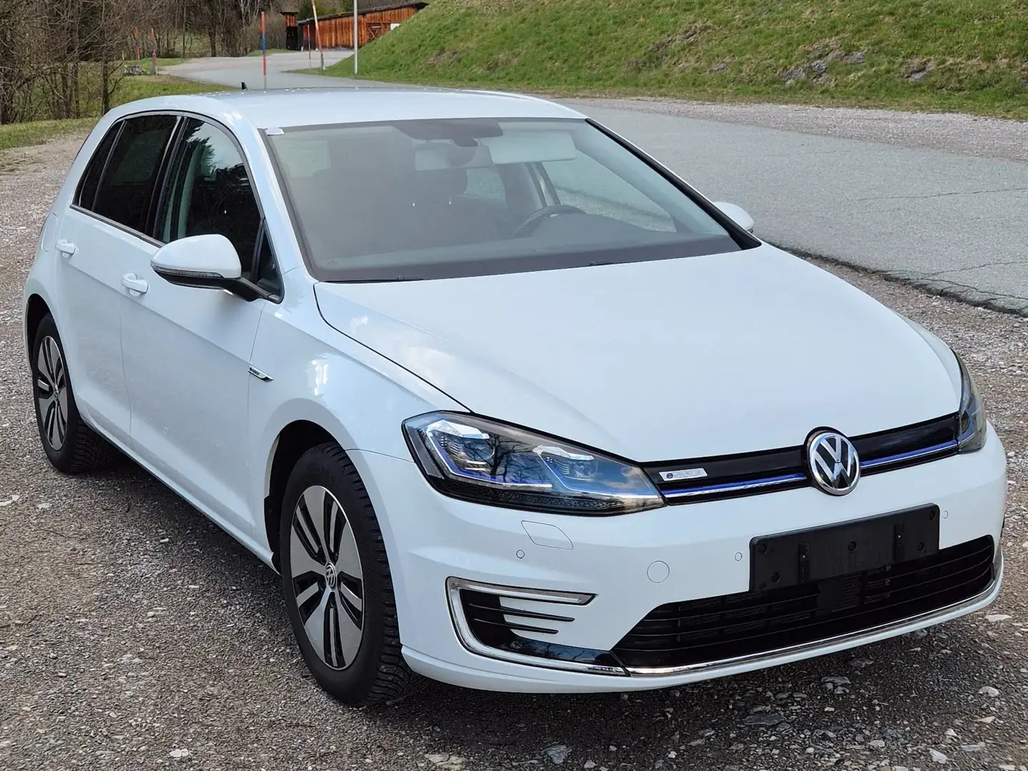 Volkswagen e-Golf e-Golf 35,8kWh (mit Batterie) Weiß - 2