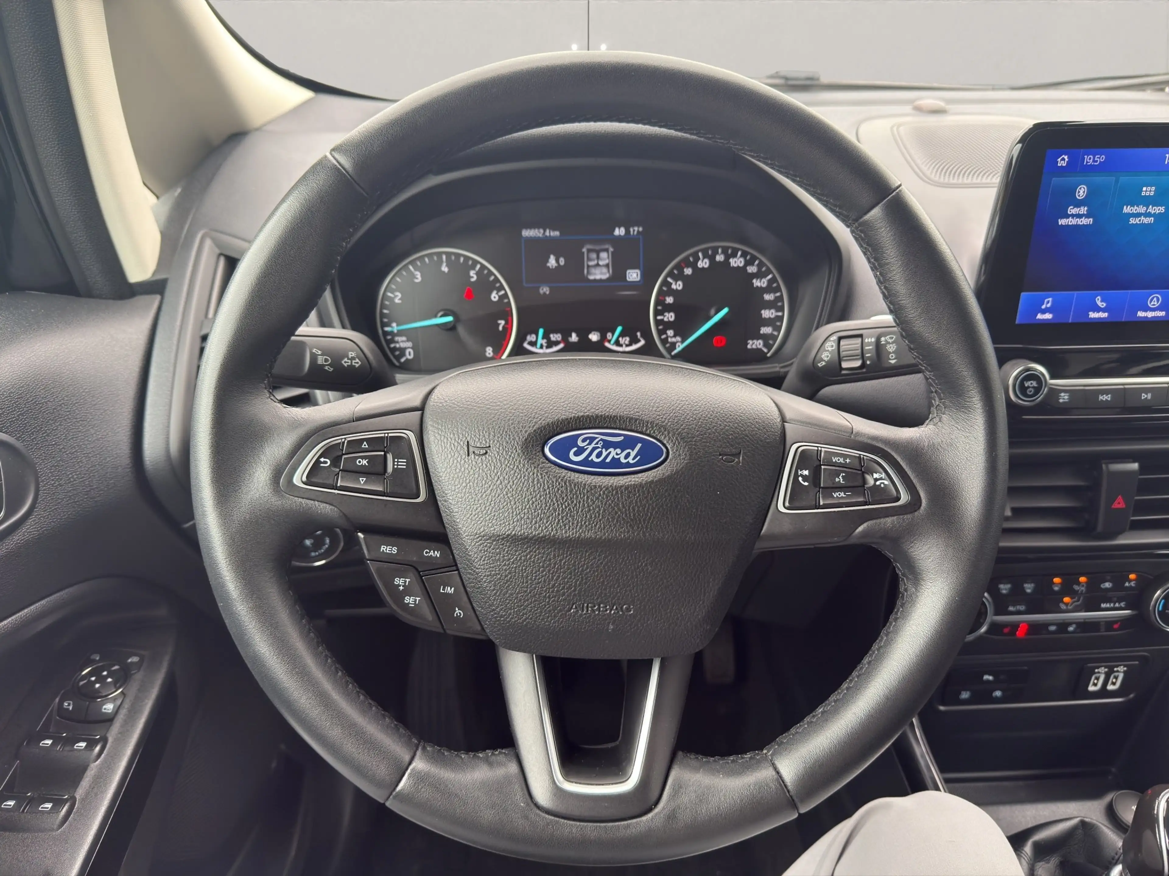 Ford EcoSport 1.0 EcoBoost Titanium Navi+SHZ+Winterp. — photo 9