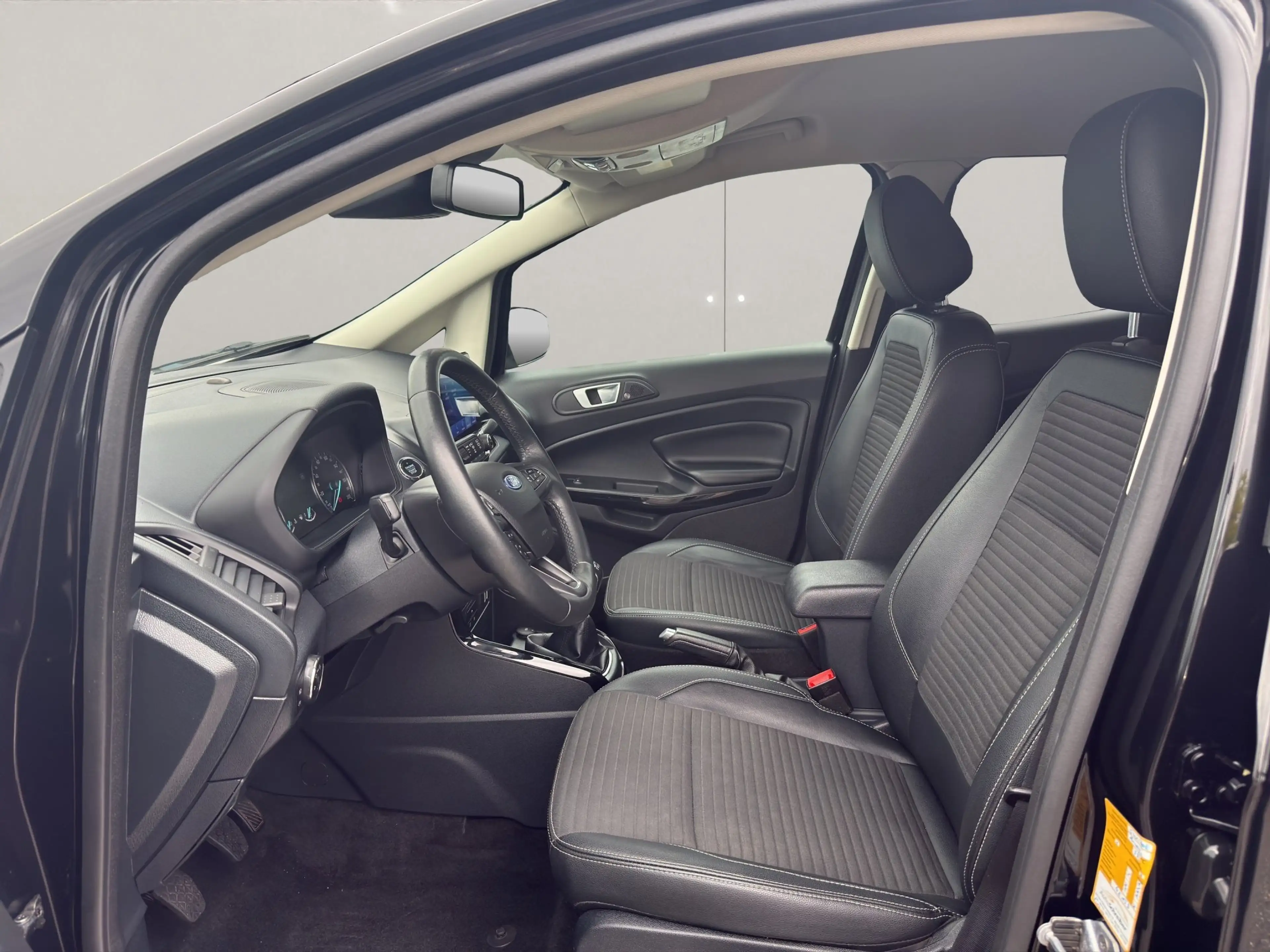 Ford EcoSport 1.0 EcoBoost Titanium Navi+SHZ+Winterp. — photo 8