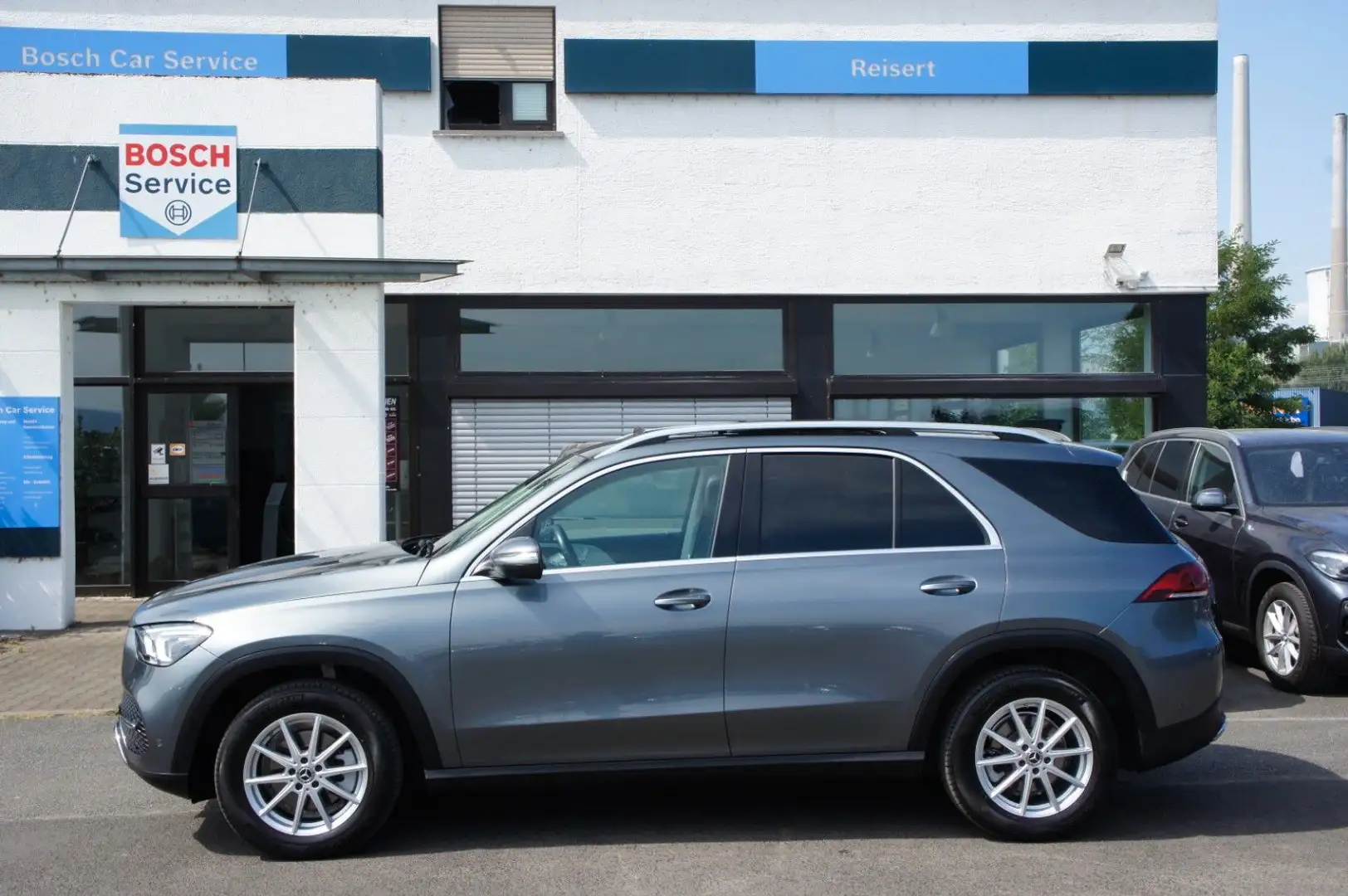 Mercedes-Benz GLE 300 d 4Matic *ACC*AHK*PANO*360°*4xSH*APP*DAB* Gris - 2