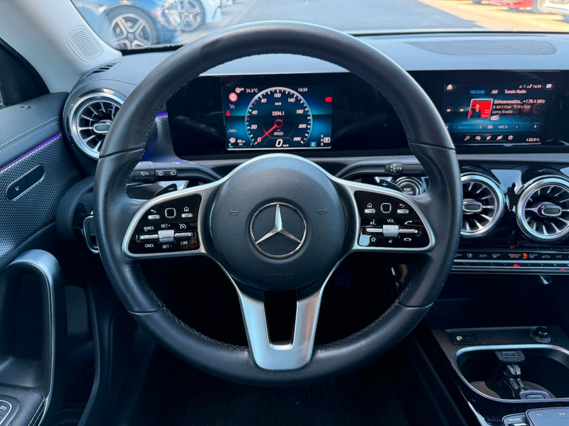 Mercedes-Benz CLA 200 — photo 15