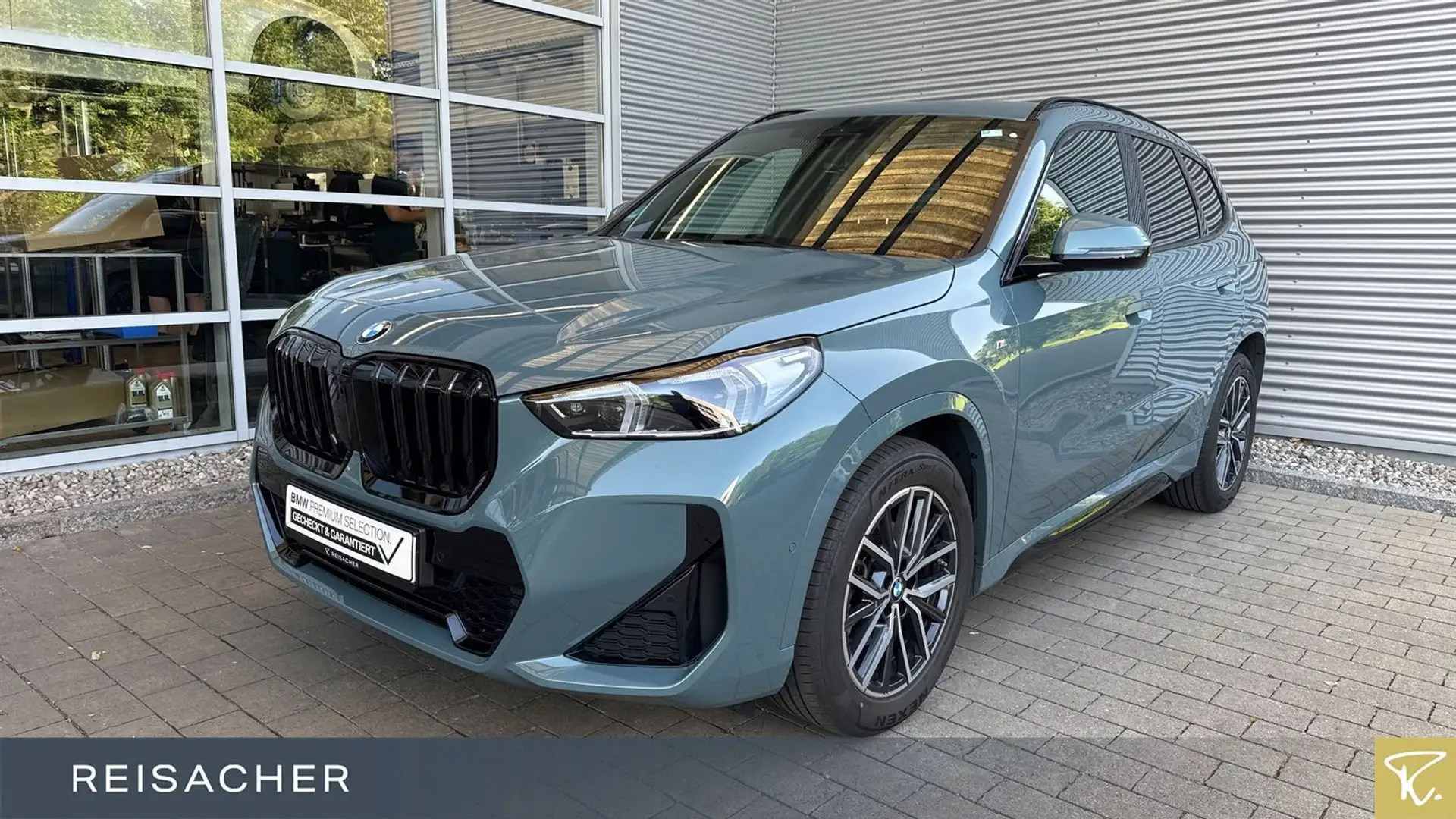 BMW X1 sDrive18d M-Sport Navi adLED RüKa AHK 18"LM Grün - 1