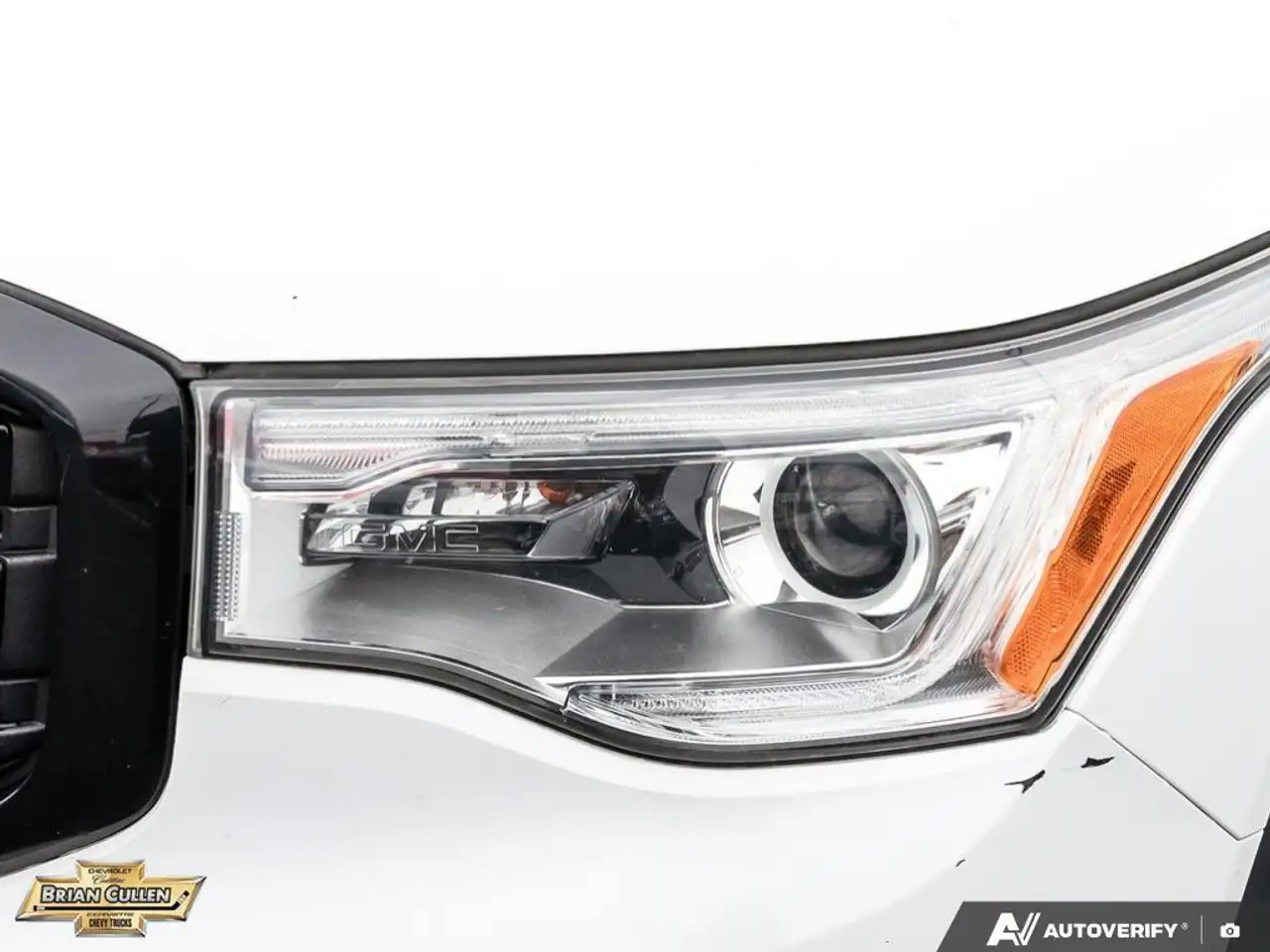GMC Acadia снимка GMC Acadia