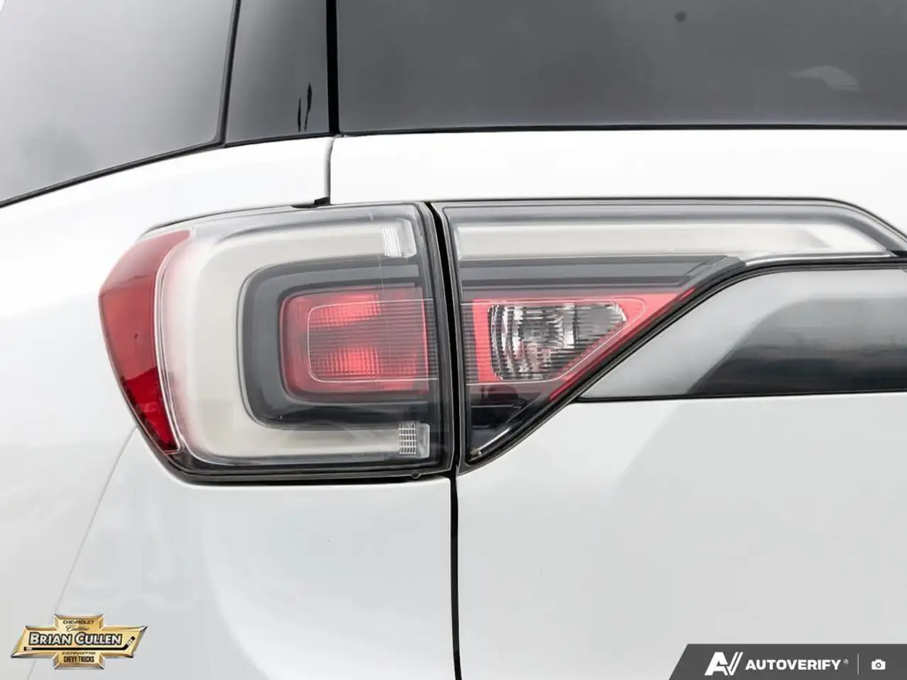 GMC Acadia снимка GMC Acadia