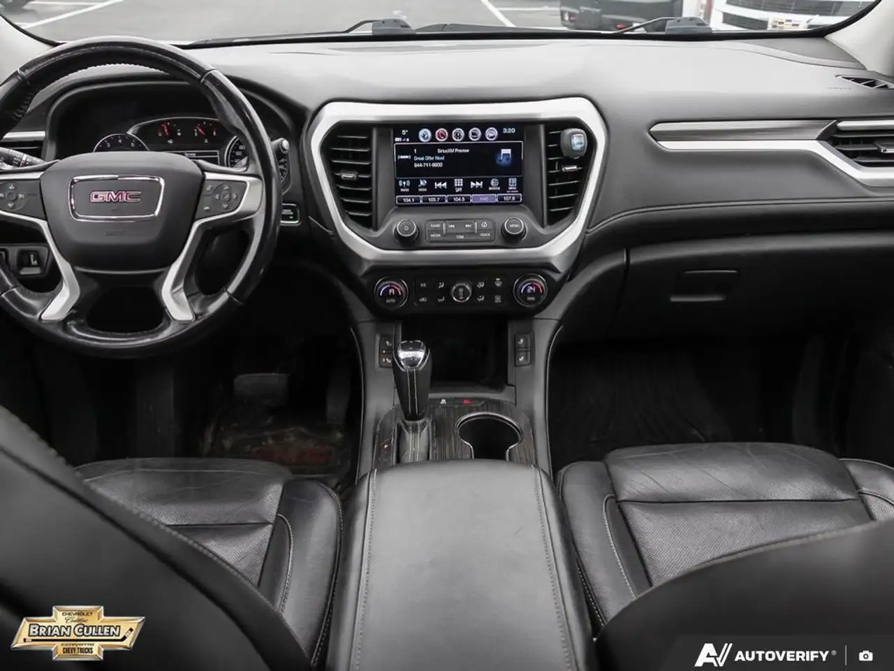 GMC Acadia снимка GMC Acadia