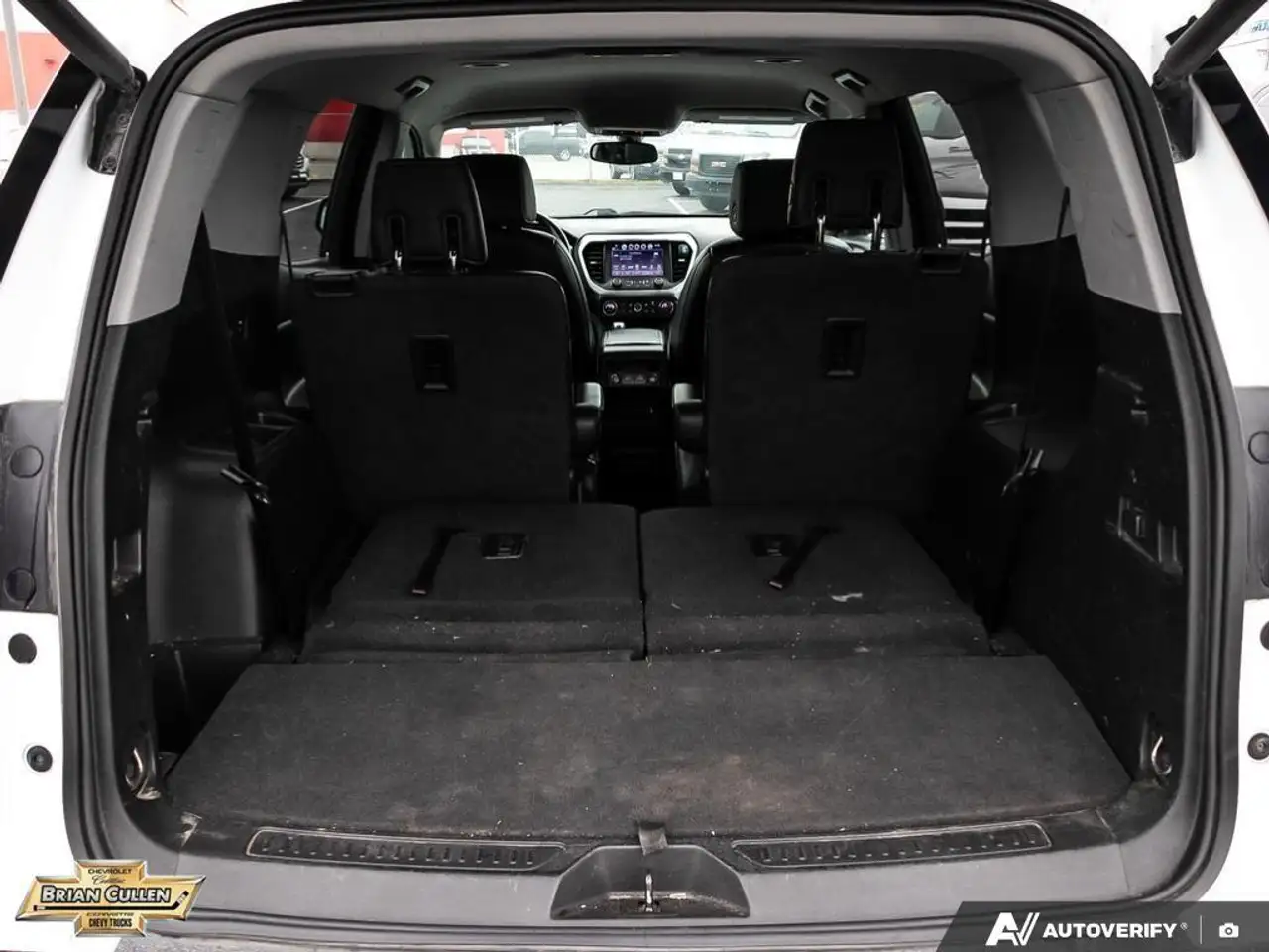 GMC Acadia снимка GMC Acadia
