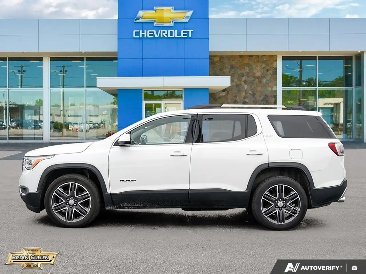 GMC Acadia снимка GMC Acadia