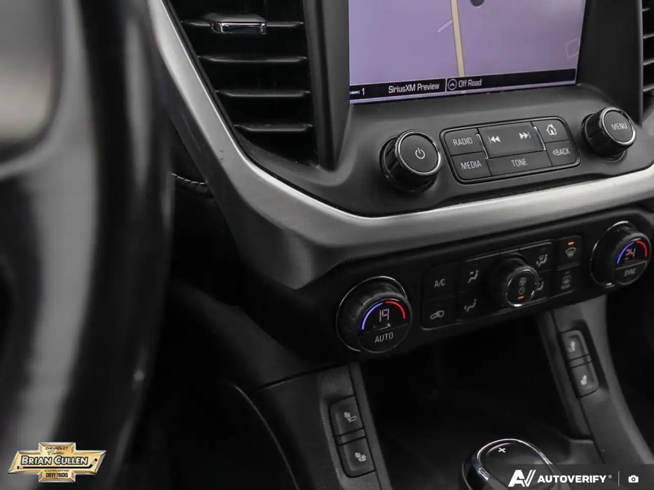 GMC Acadia снимка GMC Acadia