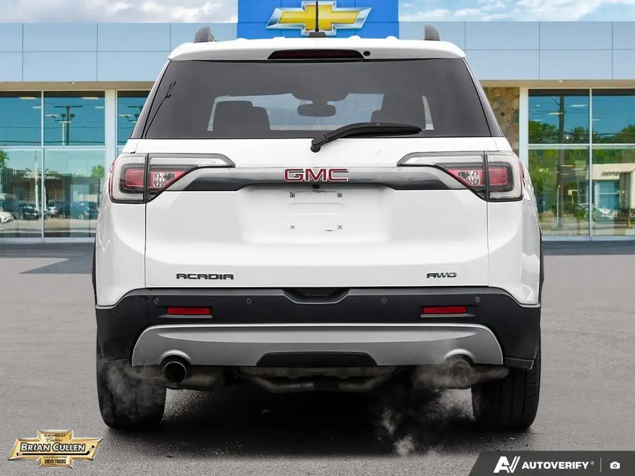 GMC Acadia снимка GMC Acadia