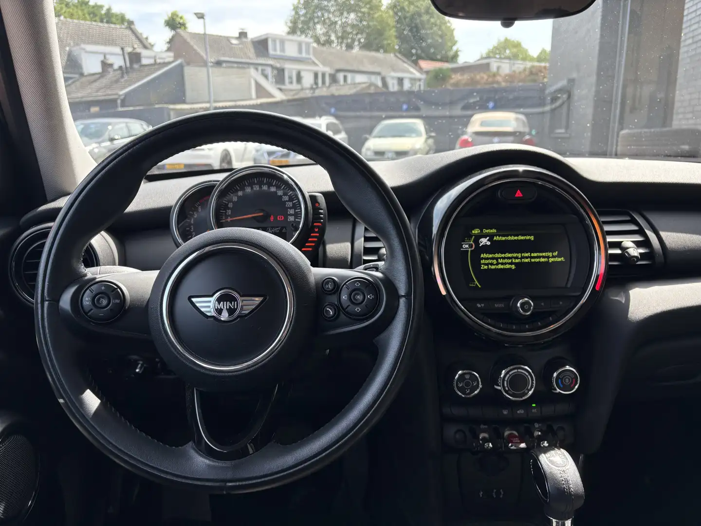 MINI One Mini 1.2 Business, cruise/climate/navi, lmv Rood - 2