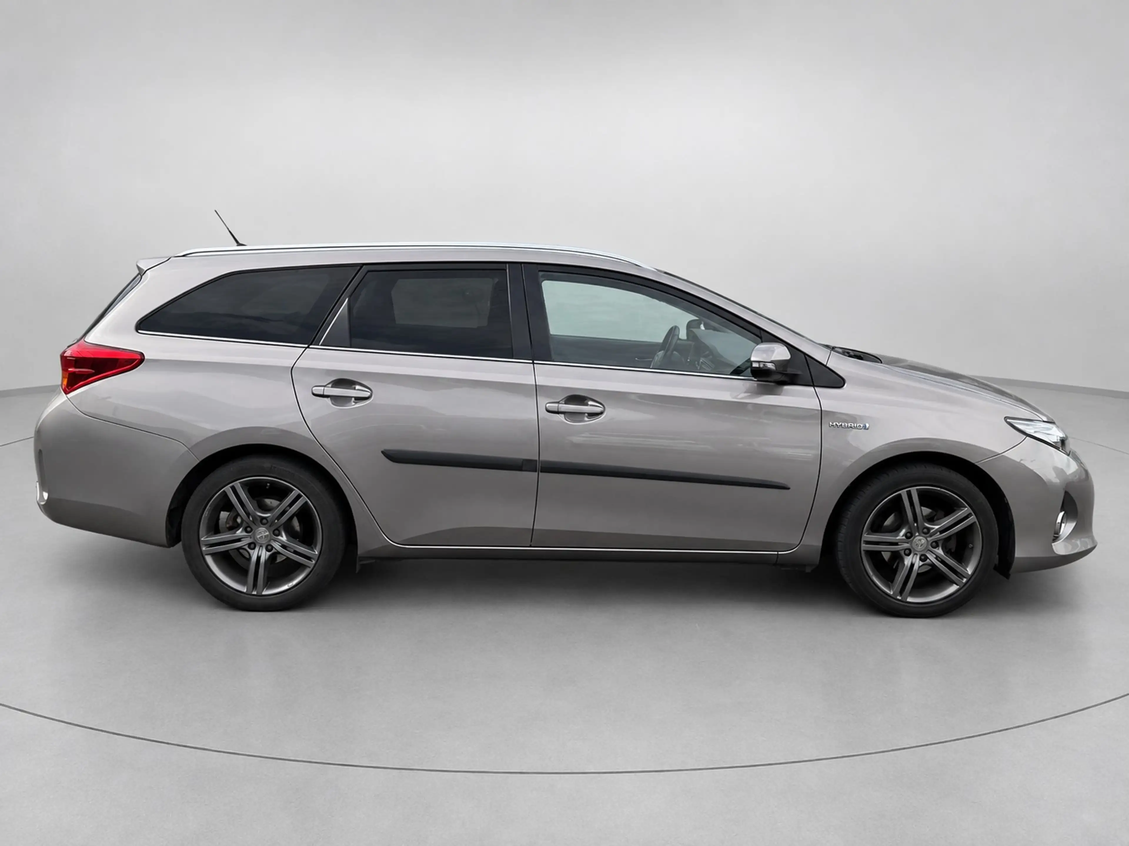 Toyota Auris Touring Sports 1.8 Hybrid Lease I NAVI. I CRUISE I — photo 4