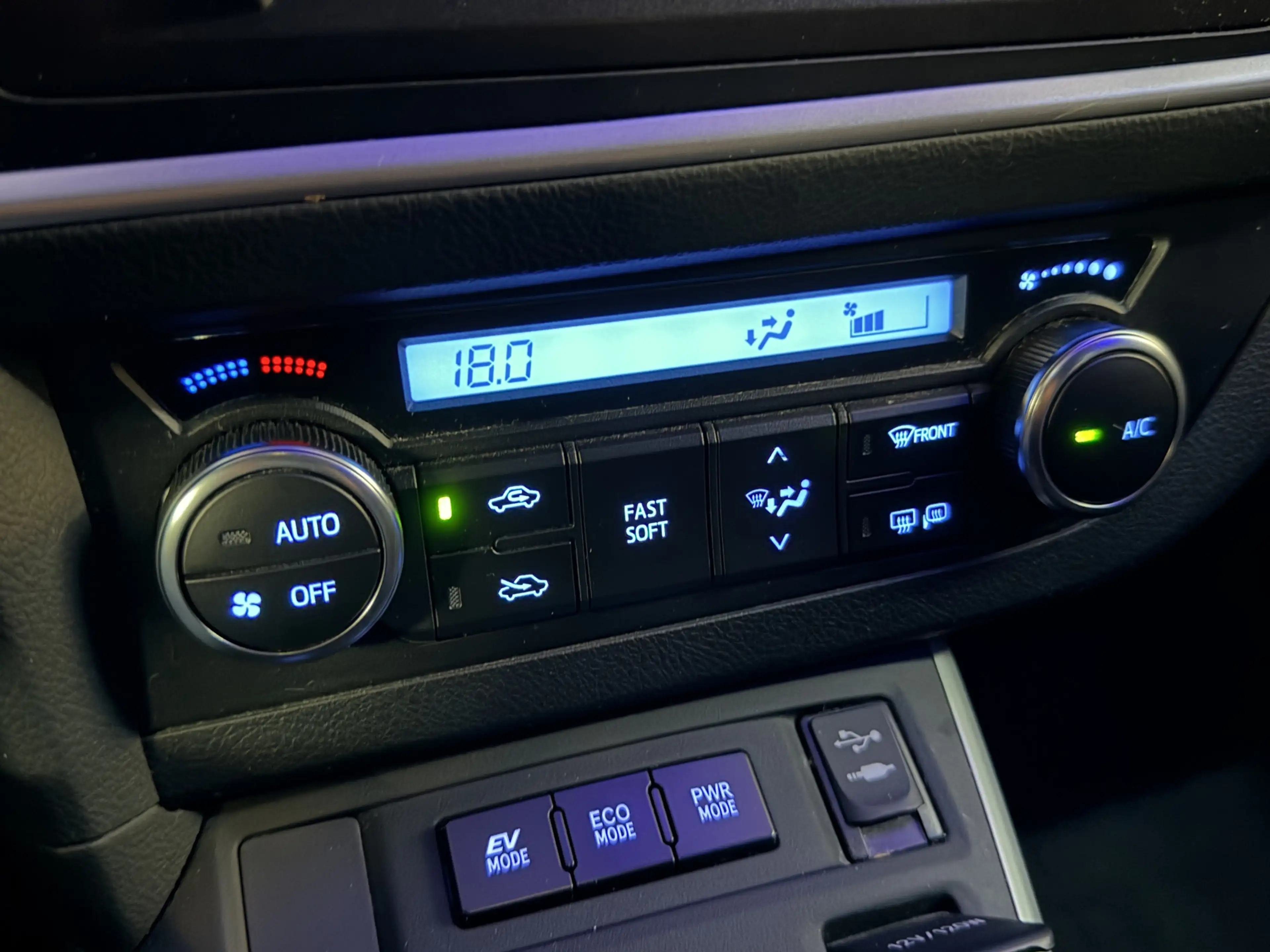 Toyota Auris Touring Sports 1.8 Hybrid Lease I NAVI. I CRUISE I — photo 12