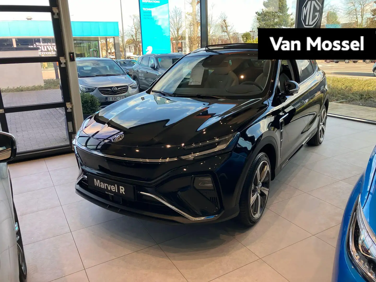 MG Marvel R 70 kWh Luxury Schwarz - 1
