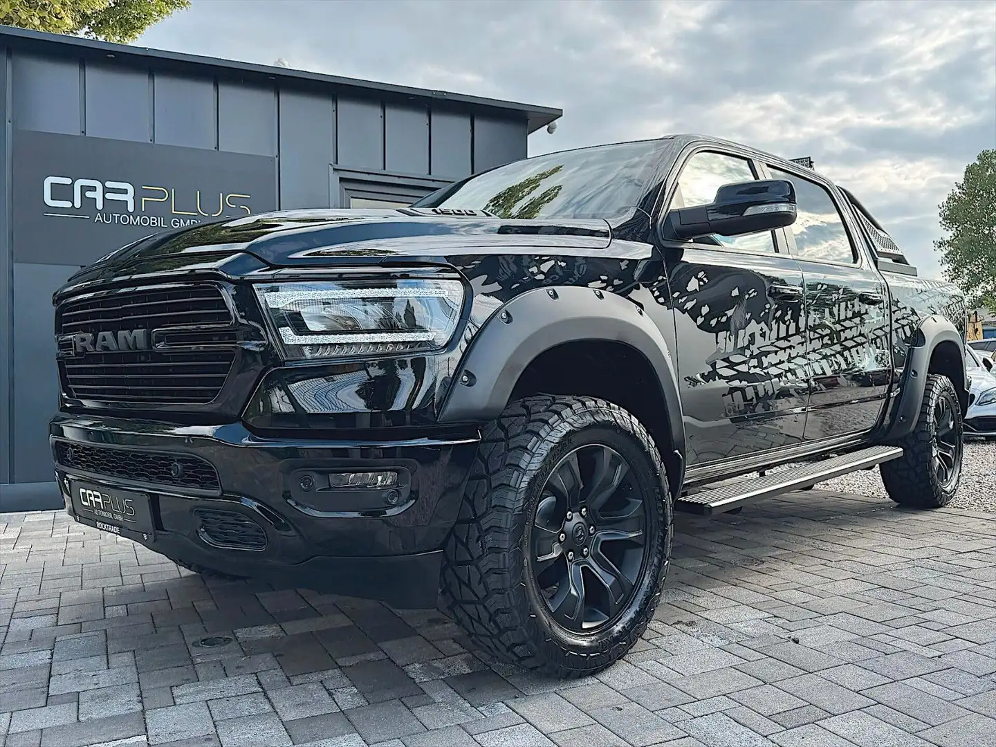 Dodge RAM 5.7 V8 HEMI BLACK Edition Offroad 4x4 Tesla Black - 1