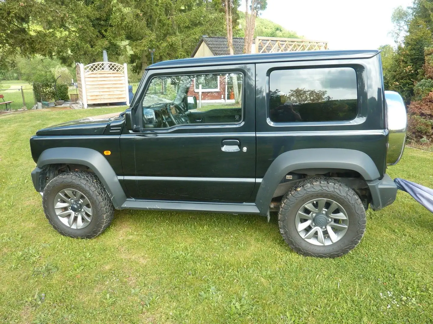 Suzuki Jimny 1.5 ALLGRIP Comfort+ Schwarz - 1