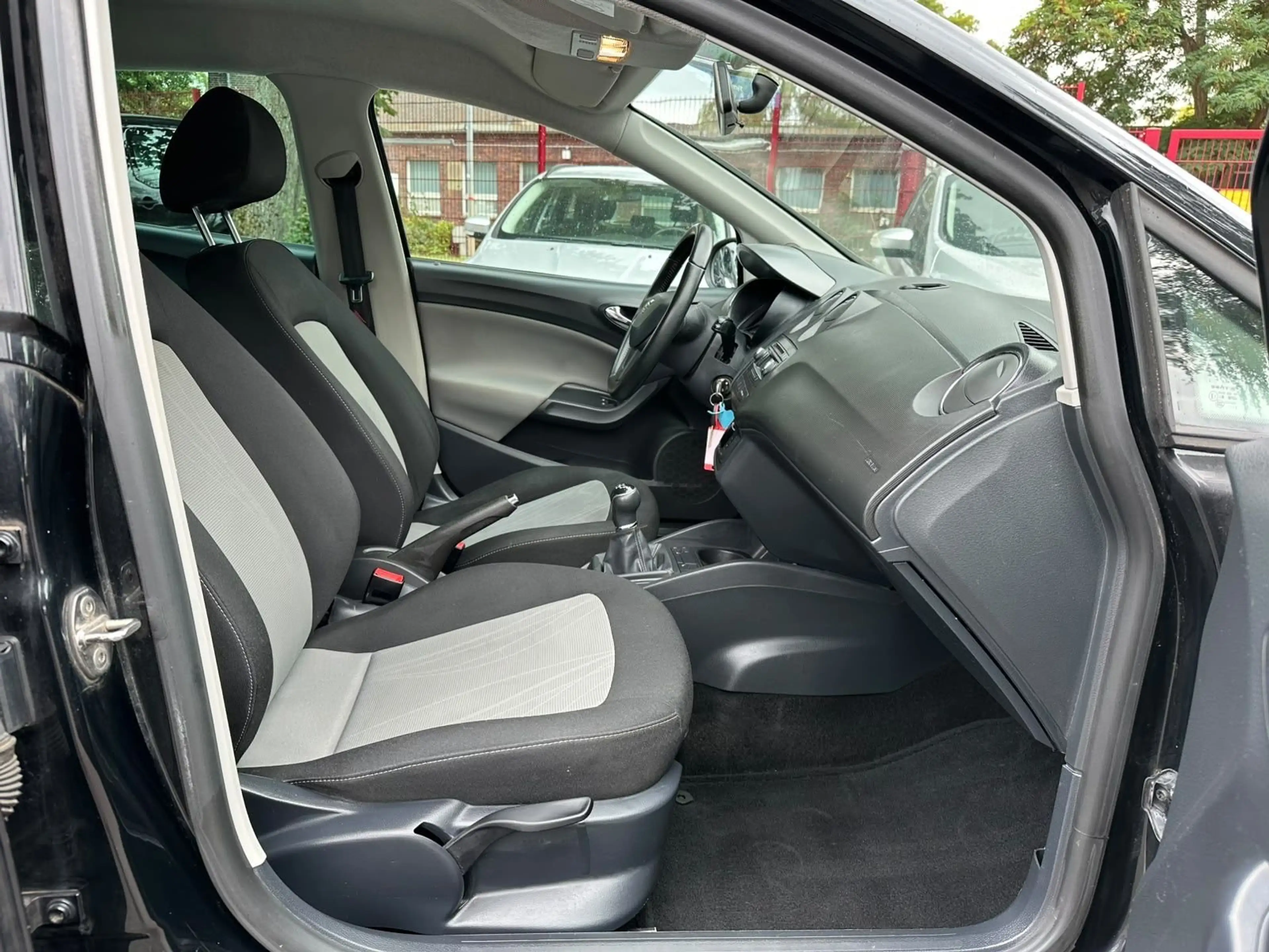 SEAT Ibiza Lim. Style Salsa, Neue Kette , Garantie — photo 13