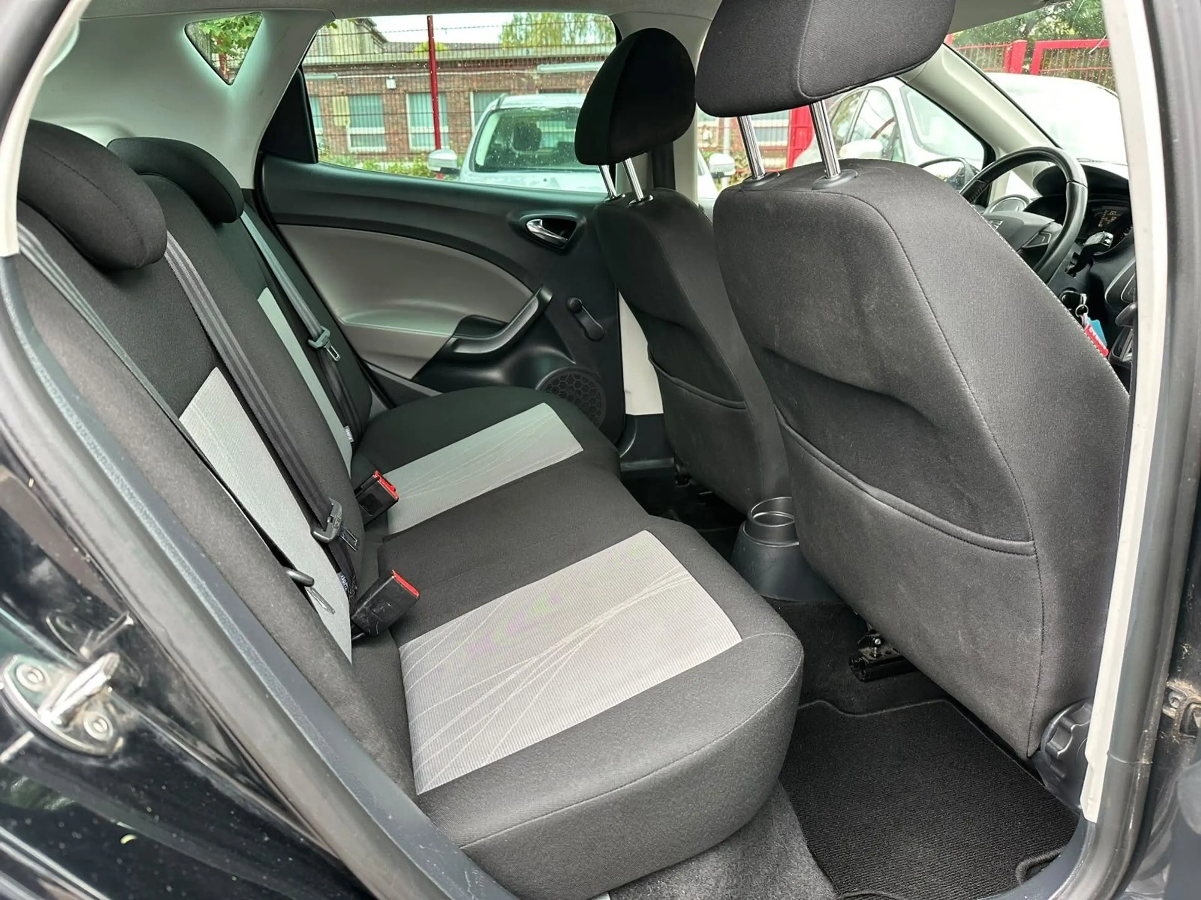 SEAT Ibiza Lim. Style Salsa, Neue Kette , Garantie — photo 14
