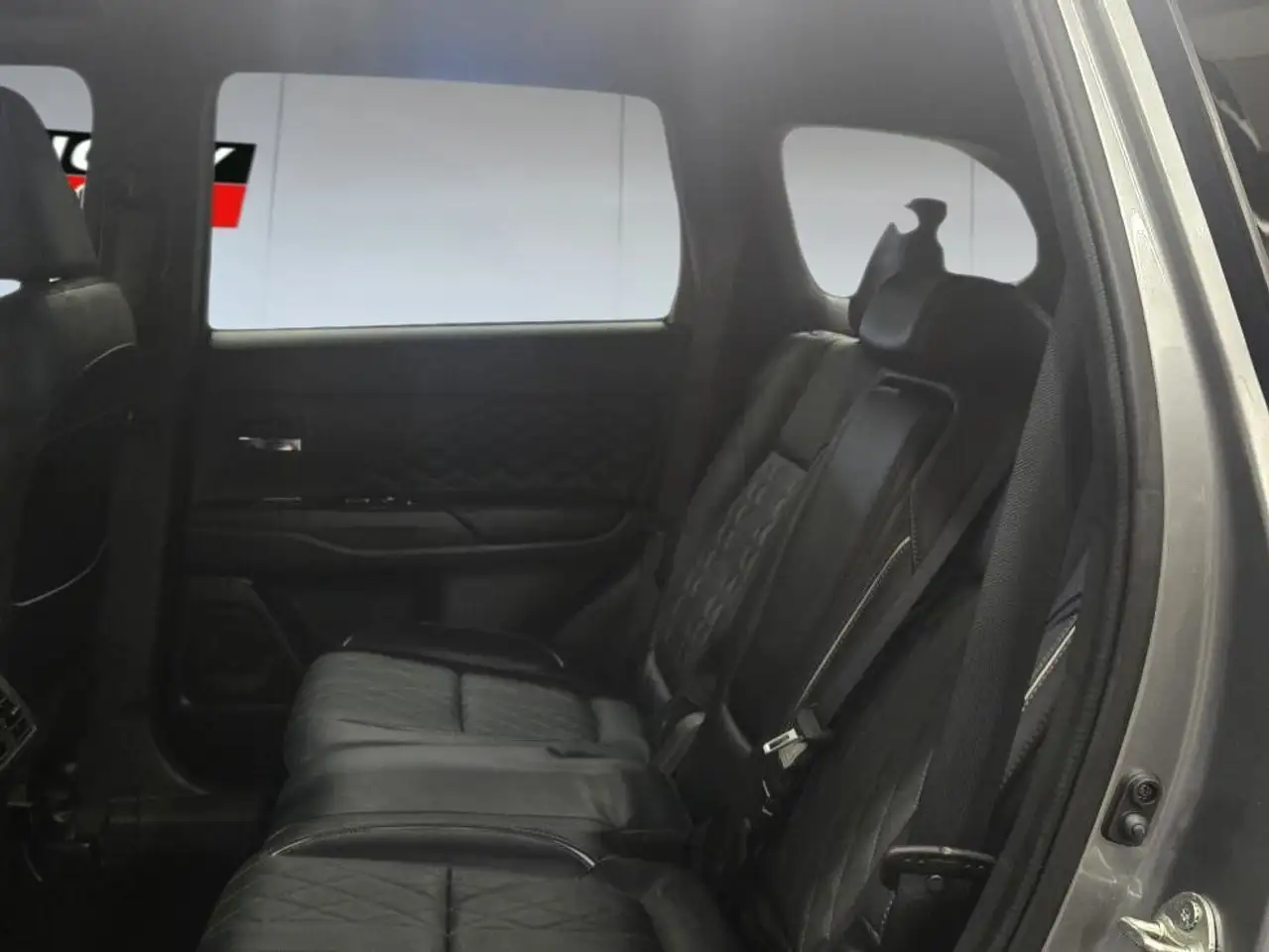 Mitsubishi Outlander снимка Mitsubishi Outlander