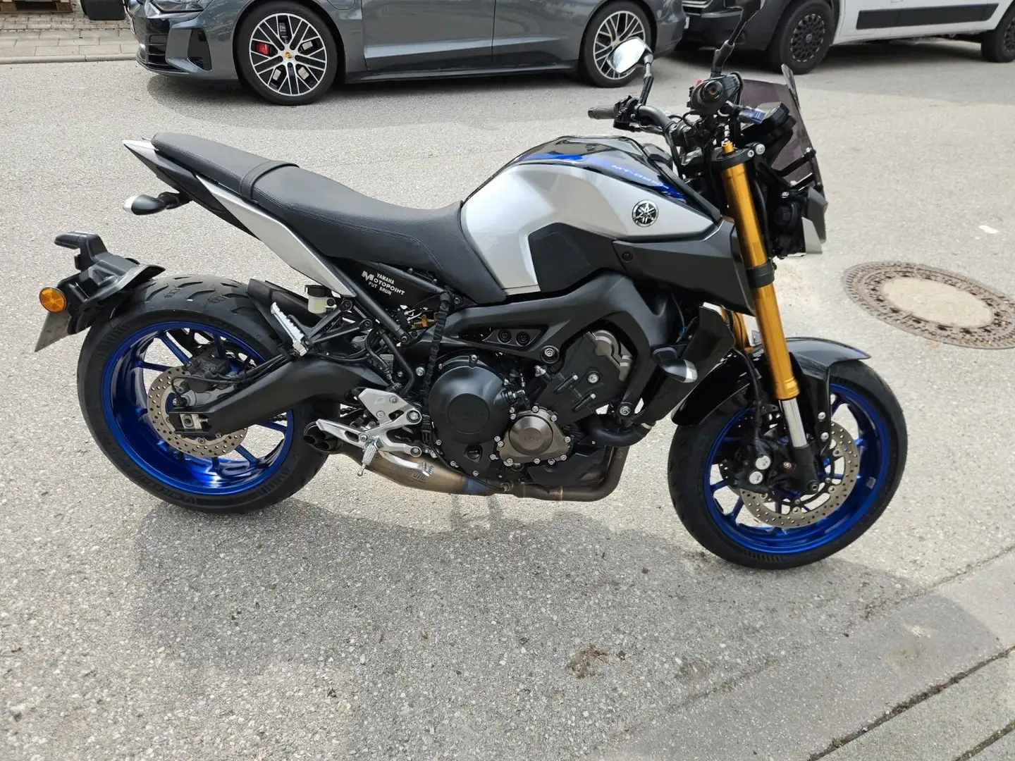 Yamaha MT-09 Azul - 1