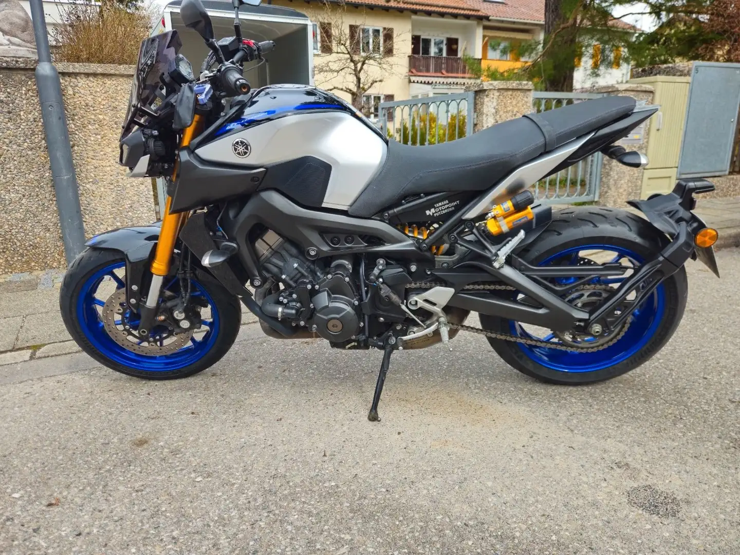 Yamaha MT-09 Azul - 2