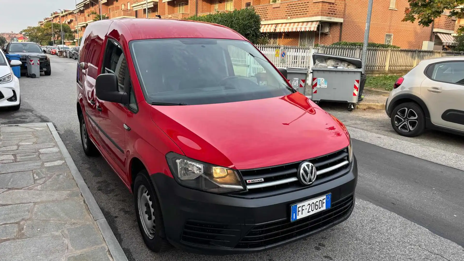 Volkswagen Caddy 2.0 TDI 110 CV 4MOTION Comfortline Rouge - 2