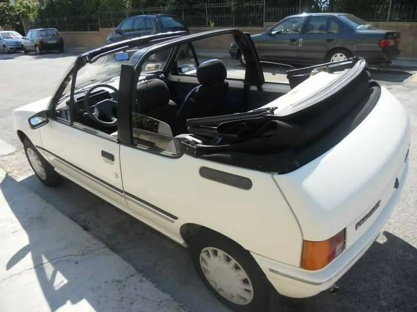 Peugeot 205 3p 1.1 Color Line Wit - 1