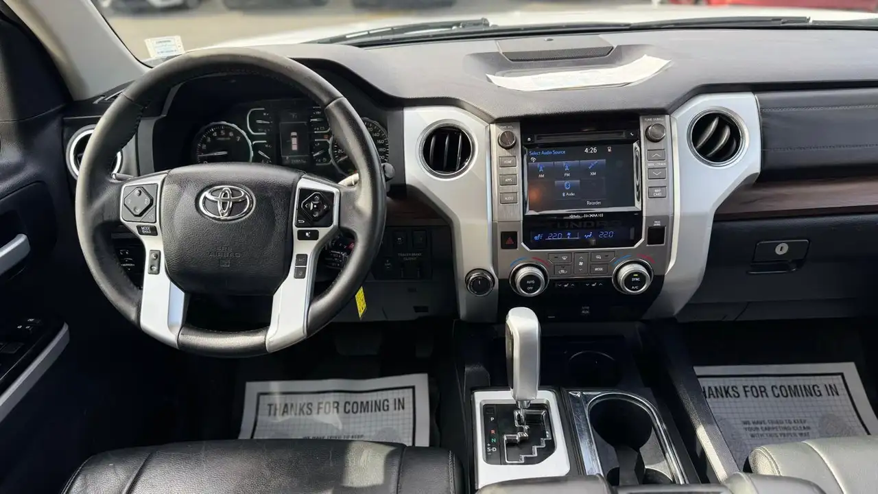 Toyota Tundra снимка Toyota Tundra