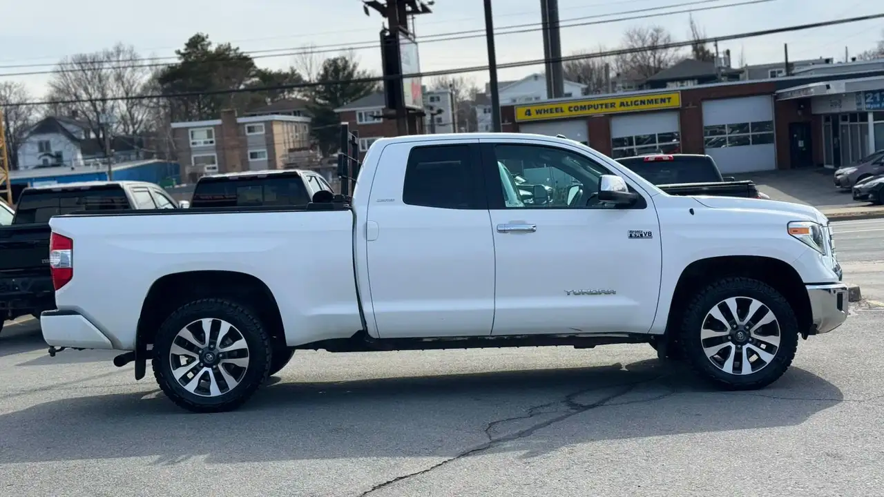Toyota Tundra снимка Toyota Tundra