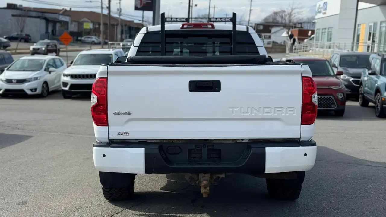 Toyota Tundra снимка Toyota Tundra