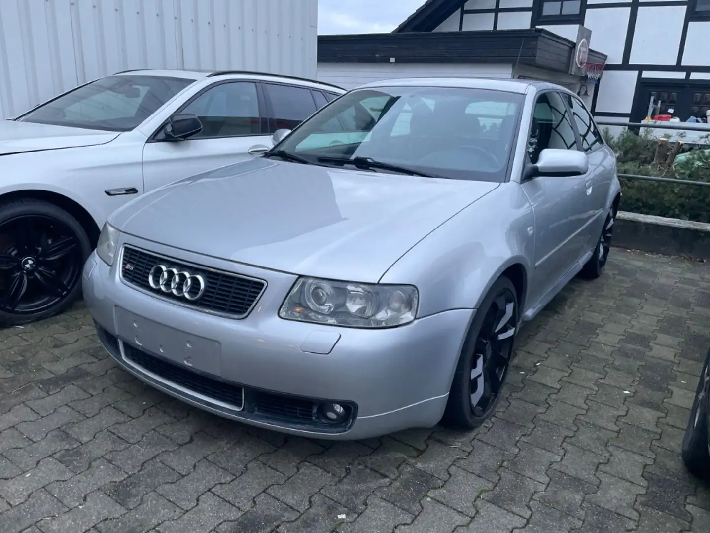 Audi S3 srebrna - 1